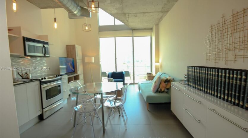 690 SW 1ST CT #1710 MIAMI 1/1/1 condo $430,000