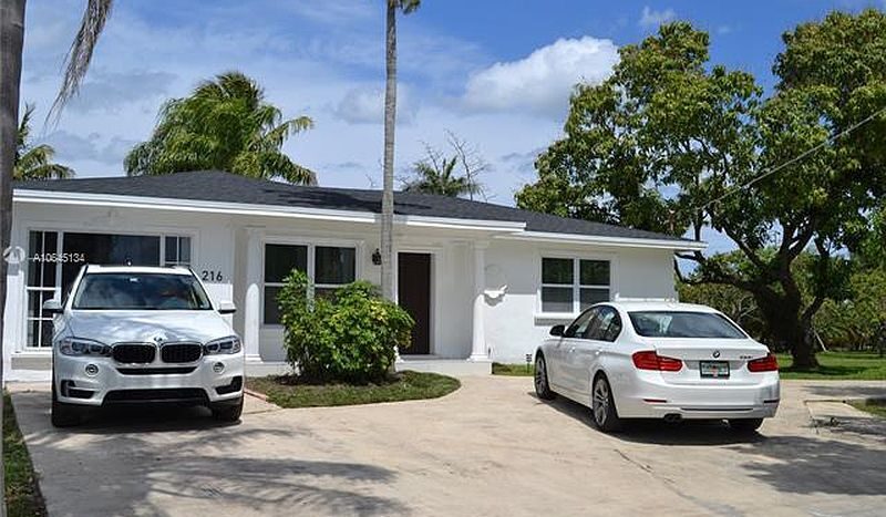 hallandale house with land front view 2