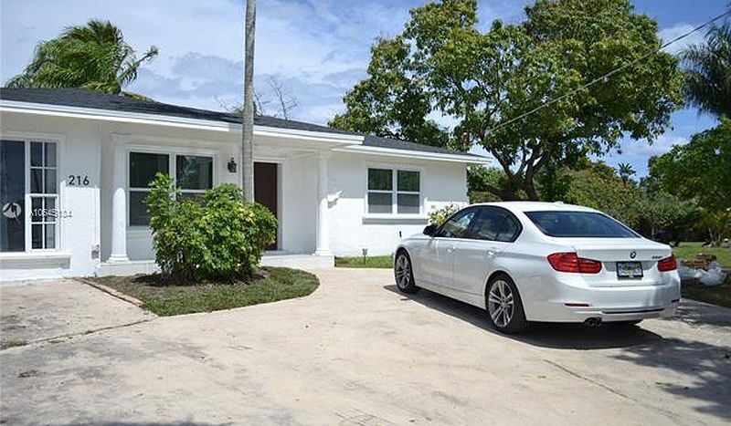 hallandale house with land front view